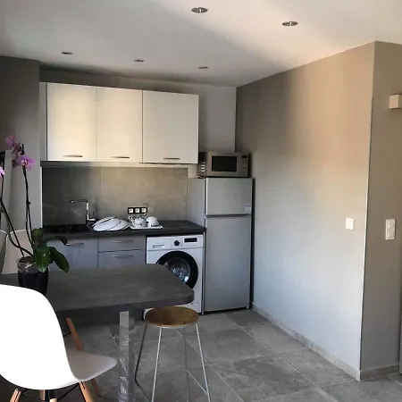 Grand Centre Apartment